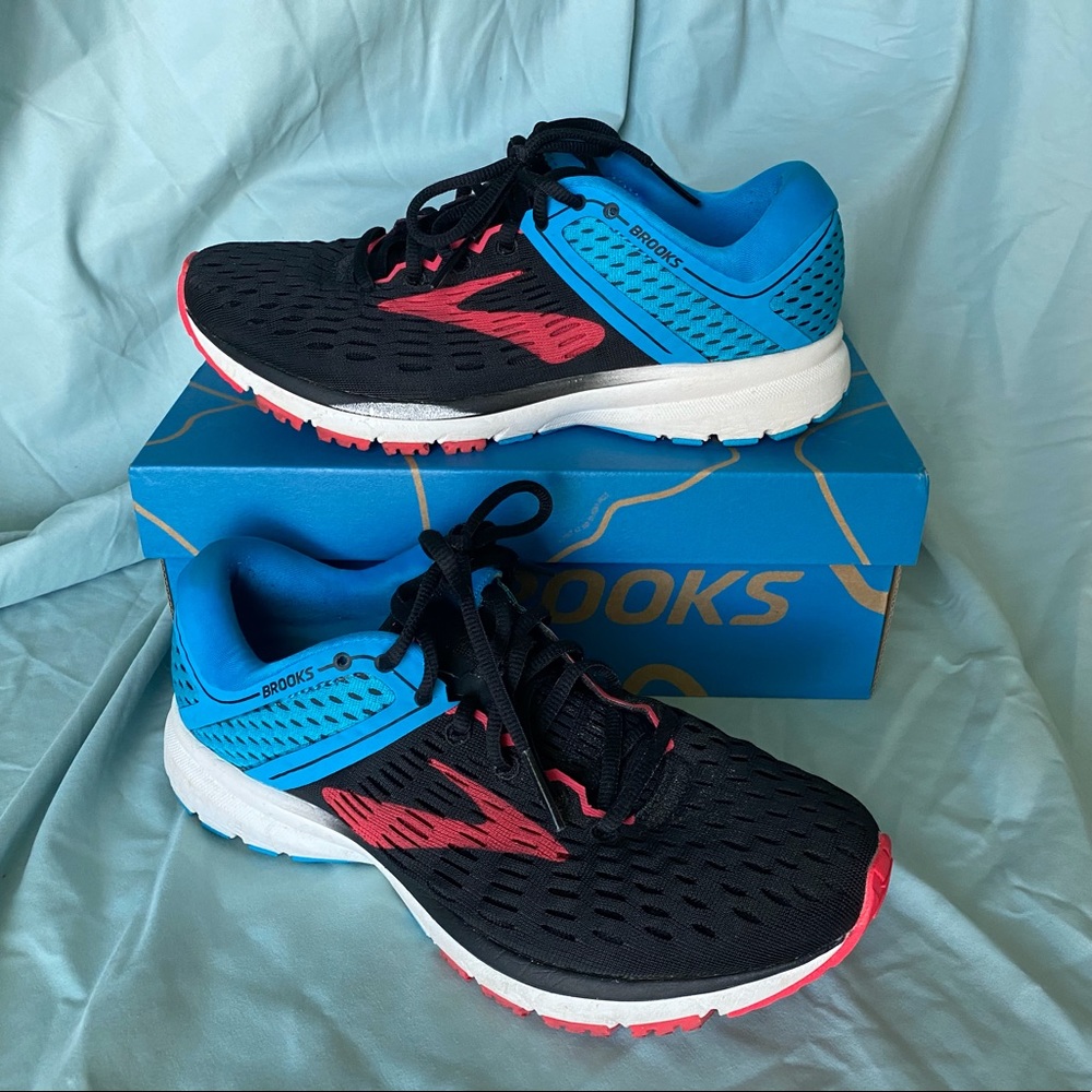 Brooks Ravenna 9, worn only a few times. Women’s size 8.5
